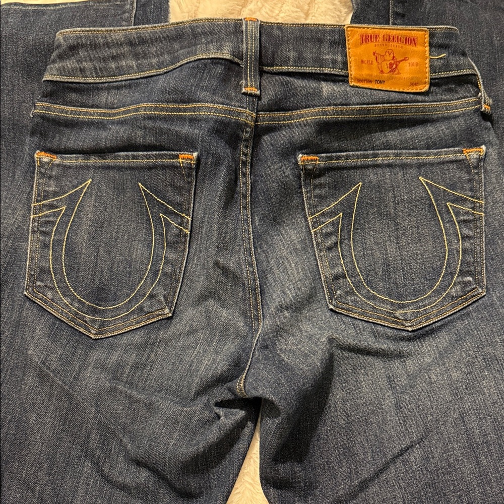 True Religion Women’s Blue Straight Leg Denim Jeans with Signature Pocket Stitch